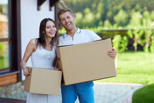 Local moving van support for Catford house and office moves